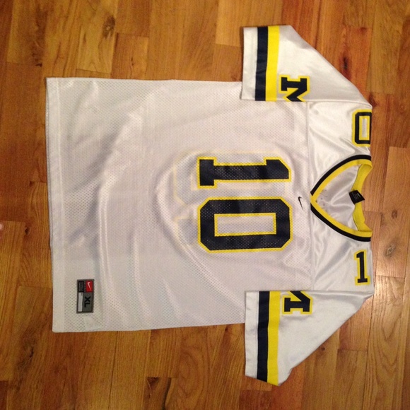 COPY - Tom Brady u of m jersey autographed - Picture 3 of 3